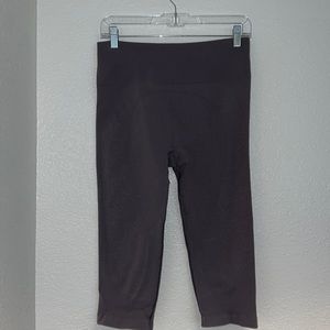 High waisted capri leggings